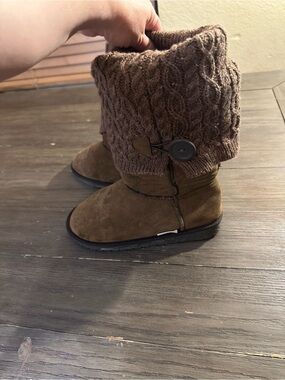 Women's Sz 7 Muk Luks Janie Knit Cuff Mid-Calf Boot Brown